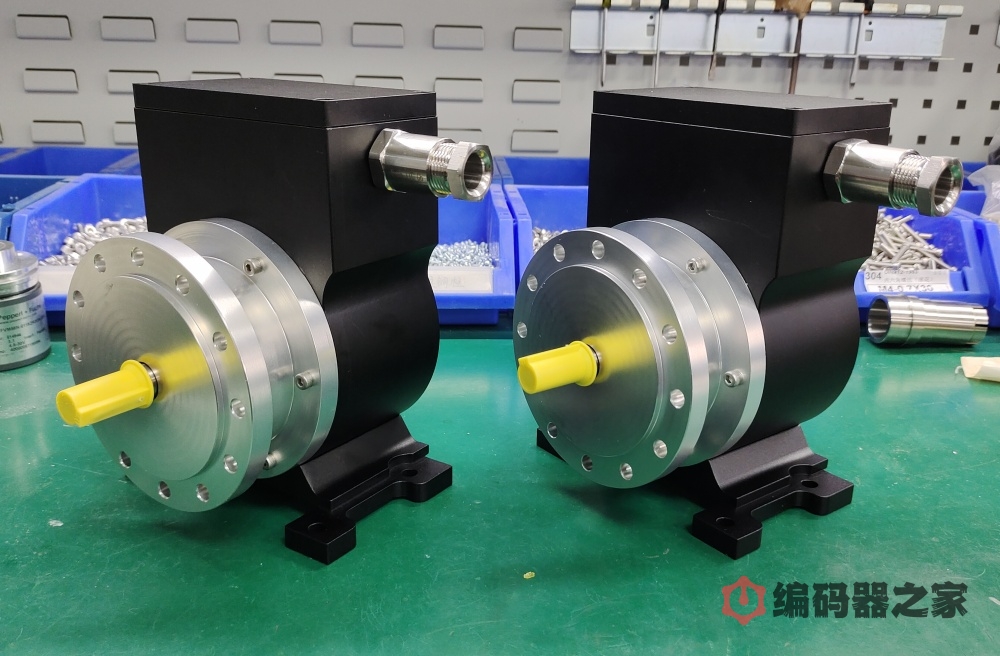 AMS40K-1212, a customized alternative to heavy-duty SSI absolute encoders - Encoder House